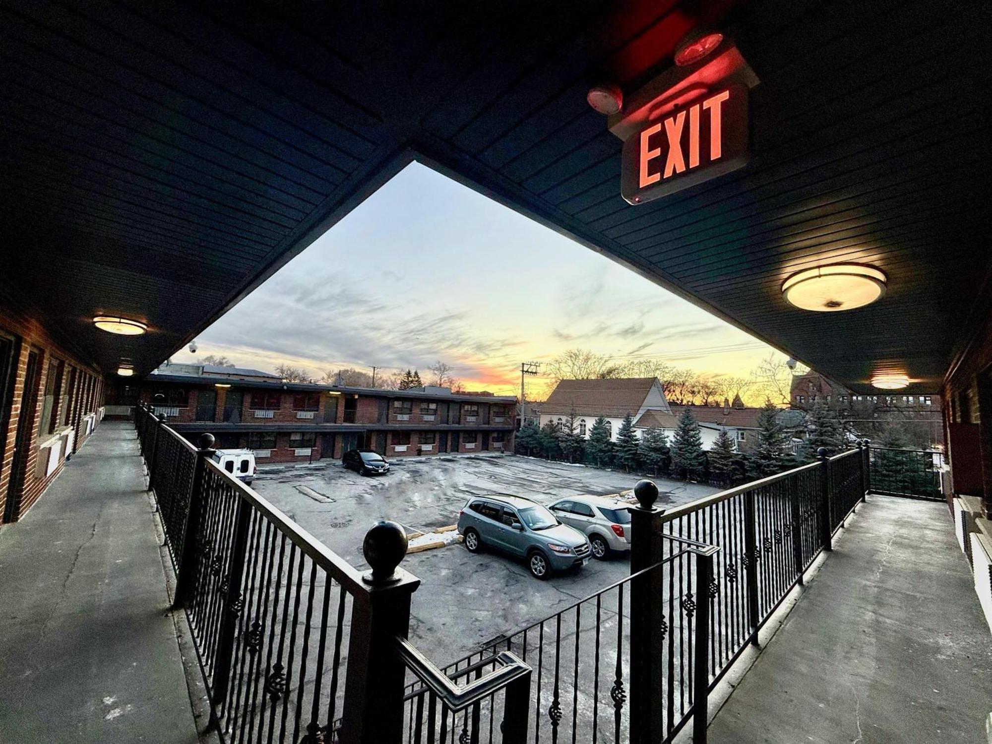 Admiral Motel By Oyo Chicago I-94 Εξωτερικό φωτογραφία